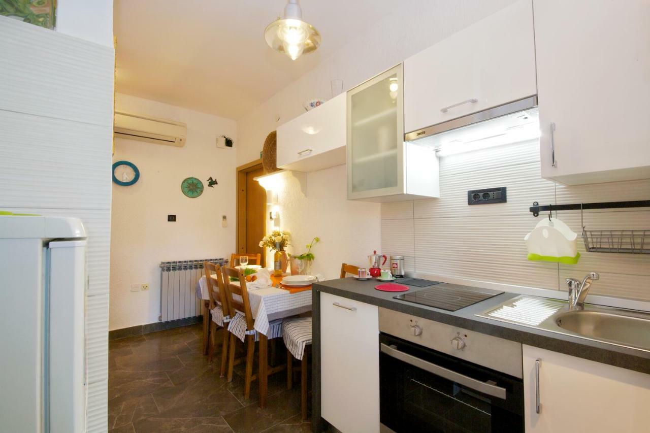 Melanija 2 Appartement Rovinj Buitenkant foto